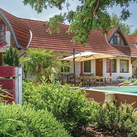 One-bedroom In Apartment Balatonmariafurdo